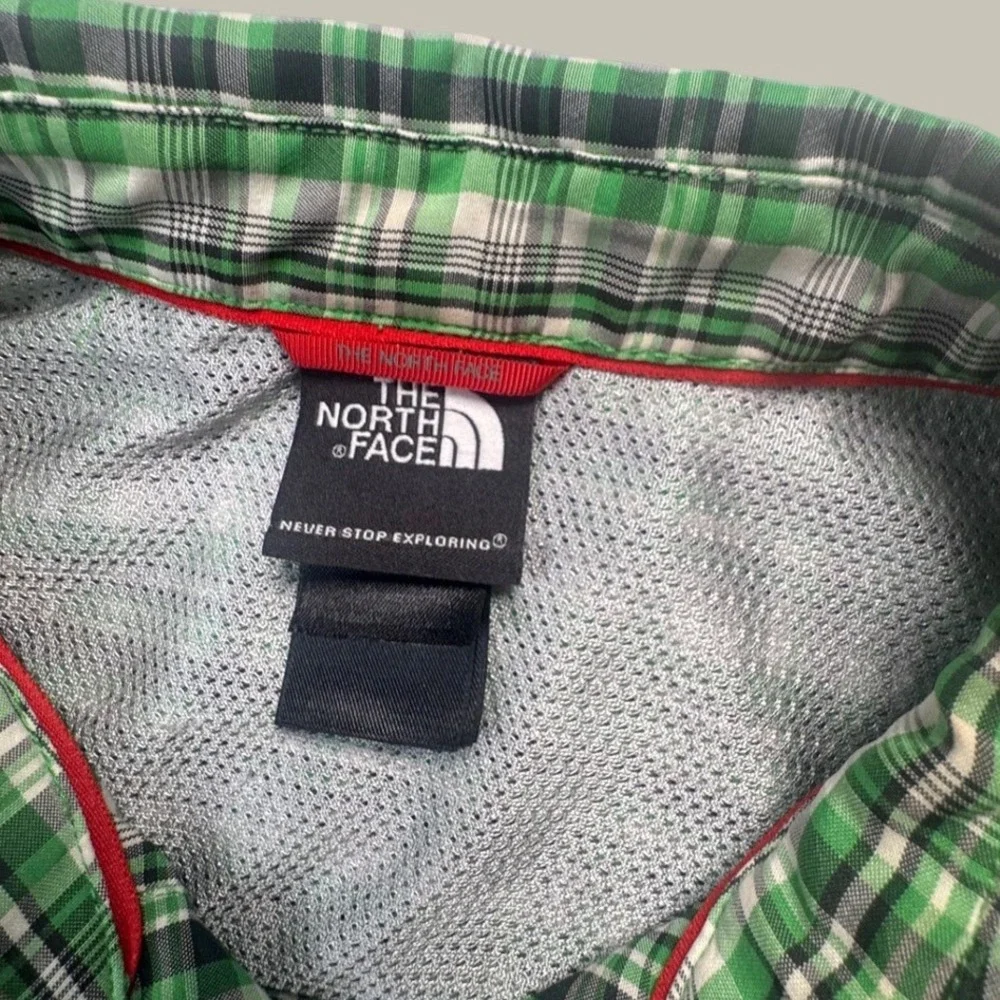 The North Face Mens Green Plaid Short Sleeve Button Up Shirt Large S12PX03